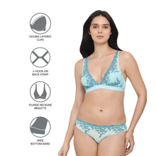 Load image into Gallery viewer, Wacoal Embrace Lace Non Padded Non Wired 3/4th Cup Bridal Wear Medium coverage Lace Bralette - Aqua 852191