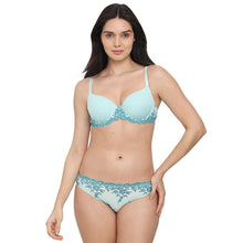 Load image into Gallery viewer, Wacoal Embrace Lace Contour Padded Wired 3/4th Cup Everyday Wear Medium coverage T-Shirt Bra - Aqua 853191