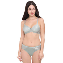 Load image into Gallery viewer, Wacoal BASICS Bliss Padded Non-wired 3/4th Cup Everyday Wear Lace T-shirt Bra - Green BI03Q01
