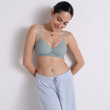 Load image into Gallery viewer, Wacoal Cool Comfort Padded Non-wired 3/4th Cup Everyday Wear T-shirt Bra-Grey BI05H03