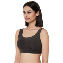 Load image into Gallery viewer, Wacoal Gococi Nylon Big Padded Non Wired Bras-Black CGG532