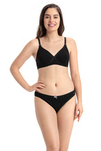 Load image into Gallery viewer, Amante every de Non-Padded Non Wired Smoothing Crossover Bra - Black