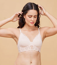 Load image into Gallery viewer, Enamor F134 Padded Wire-Free High-Coverage Lace Bralette