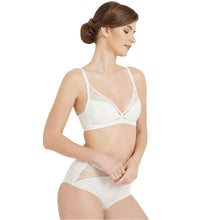 Load image into Gallery viewer, Wacoal Looping Padded Non-wired 3/4th Cup Everyday Wear Medium coverage Lace Bra - Ivory LSF100