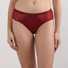 Load image into Gallery viewer, Wacoal Women’s BASICS Zoe Mid-waist Medium Coverage Everyday wear Hipster Panty-Red PI03P03