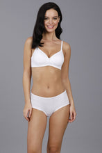 Load image into Gallery viewer, Amante Smooth Charm Padded Non-Wired T-Shirt Bra - White 10606
