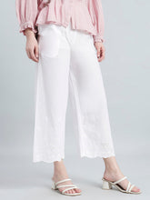 Load image into Gallery viewer, Go Colors White Hakoba Wide Pant
