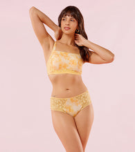 Load image into Gallery viewer, Enamor P151 The Lace Hug Mid-Waist Hipster Panty - Golden Haze
