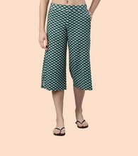 Load image into Gallery viewer, Enamor Culotte Pants For Women | Crop Length Culottes With Smart Side Slits | Black Pixie Aop
