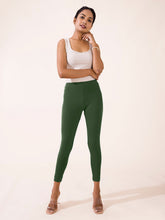 Load image into Gallery viewer, Go Colors Evergreen Cotton Stretch Ankle Length Leggings
