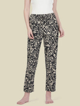 Load image into Gallery viewer, Go Colors Black Cotton Knit Printed Lounge Pants
