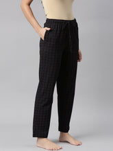 Load image into Gallery viewer, Go Colors Black Cotton Knit Printed Lounge Pants
