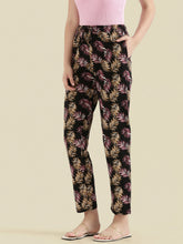 Load image into Gallery viewer, Go Colors Black Cotton Knit Printed Lounge Pants
