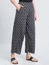 Load image into Gallery viewer, Go Colors Black Woven Viscose Printed Palazzo
