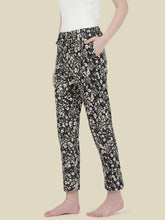 Load image into Gallery viewer, Go Colors Black Cotton Knit Printed Lounge Pants
