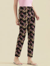 Load image into Gallery viewer, Go Colors Black Cotton Knit Printed Lounge Pants
