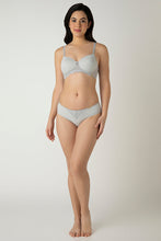 Load image into Gallery viewer, Amante Lace Elegance Padded Non-Wired Bra - Micro Chip 87701
