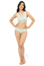 Load image into Gallery viewer, Amante Skins Non Padded Non-Wired V-Neck Cami Bra - Seafoam 83401
