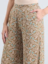 Load image into Gallery viewer, Go Colors Green Woven Viscose Printed Palazzo
