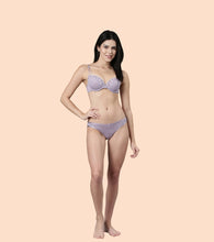 Load image into Gallery viewer, Enamor F127
LUXE LACE BRA
PADDED WIRED MEDIUM COVERAGE
