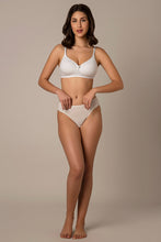 Load image into Gallery viewer, Amante All Day Smooth Comfort Padded &amp; Non-wired Bra - White 78201
