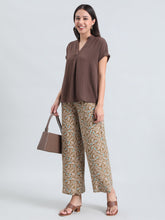 Load image into Gallery viewer, Go Colors Green Woven Viscose Printed Palazzo
