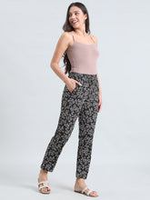 Load image into Gallery viewer, Go Colors Black Cotton Knit Printed Lounge Pants

