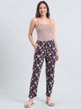Load image into Gallery viewer, Go Colors Navy Cotton Knit Printed Lounge Pants
