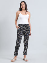 Load image into Gallery viewer, Go Colors Black Cotton Knit Printed Lounge Pants

