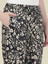 Load image into Gallery viewer, Go Colors Black Cotton Knit Printed Lounge Pants
