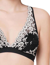 Load image into Gallery viewer, Wacoal Embrace Lace Non Padded Non Wired 3/4th Cup Bridal Wear Medium coverage Lace Bralette - Black 852191
