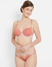 Load image into Gallery viewer, Wacoal Embrace Lace Padded Wired 3/4Th Cup Lace T-Shirt Spacer Cup Bra - Coral 853191
