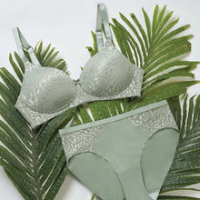 Load image into Gallery viewer, Wacoal BASICS Bliss Padded Non-wired 3/4th Cup Everyday Wear Lace T-shirt Bra - Green BI03Q01

