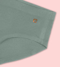 Load image into Gallery viewer, Enamor PS40 Innovations Invisi, All Day Comfort, Mid Waist Boyshorts Panty for Women - No Visible Panty Lines, Breathable, Sweat wicking, Free Cut, Full Coverage -  Pack of 1 (Jadeite)
