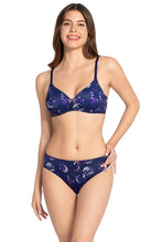 Load image into Gallery viewer, Amante Smooth Charm Padded Non-Wired T-shirt Bra - Hydrangea Floral Print 10606
