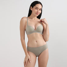 Load image into Gallery viewer, Wacoal Women’s Dreamy Curve Padded Non-wired 3/4th Cup Everyday Wear Push-up Bra-Grey BI05G01
