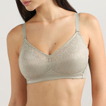 Load image into Gallery viewer, Wacoal Curvy Confidence Non-Padded Non-Wired Full Cup Plus Size Minimizer Bra-Green BI07A01
