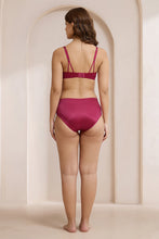 Load image into Gallery viewer, Amante Allure Plunge Padded Non-Wired Bra - Persian Red 111601
