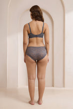 Load image into Gallery viewer, Amante Lush Lace Lift Non-Padded Wired Bra - Boulvered 112501
