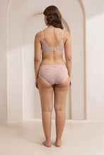 Load image into Gallery viewer, Amante Lush Lace Padded Wired Bra - Misty Rose 112601
