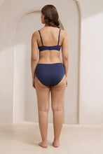 Load image into Gallery viewer, Amante Bared Breezy Padded Non-Wired Bra - Eclipse 114101
