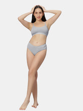 Load image into Gallery viewer, Sonari Everyday Multiuse Cotton Pull-On Wirefree Sports Bra with Medium Coverage and Wide Underbust Band – CARLIN
