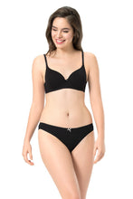 Load image into Gallery viewer, Amante every de Carefree Padded Wired Confidence T-Shirt Bra - Black
