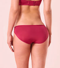 Load image into Gallery viewer, Enamor P191 Scallop Wave Low Waist Lace Bikini - Coral Wave
