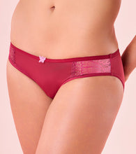 Load image into Gallery viewer, Enamor P191 Scallop Wave Low Waist Lace Bikini - Coral Wave
