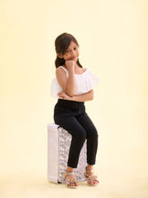 Load image into Gallery viewer, Go Colors Black Cotton Stretch  Cropped Leggings

