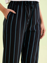 Load image into Gallery viewer, Go Colors Black Woven Viscose Printed Lounge Pants
