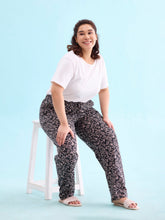 Load image into Gallery viewer, Go Colors Black Cotton Knit Printed Lounge Pants
