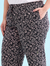 Load image into Gallery viewer, Go Colors Black Cotton Knit Printed Lounge Pants
