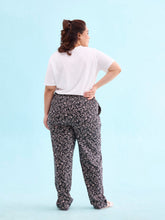 Load image into Gallery viewer, Go Colors Black Cotton Knit Printed Lounge Pants
